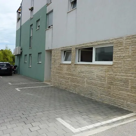 Rita Exclusive With Parking *