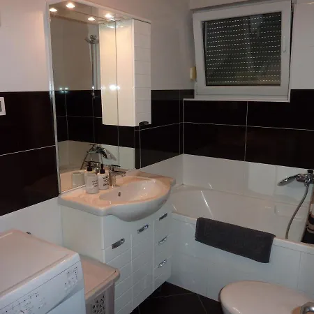 Rita Exclusive With Parking 아파트